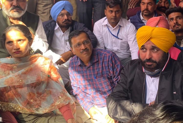 Delhi Chief Minister Arvind Kejriwal reached Mohali of Punjab