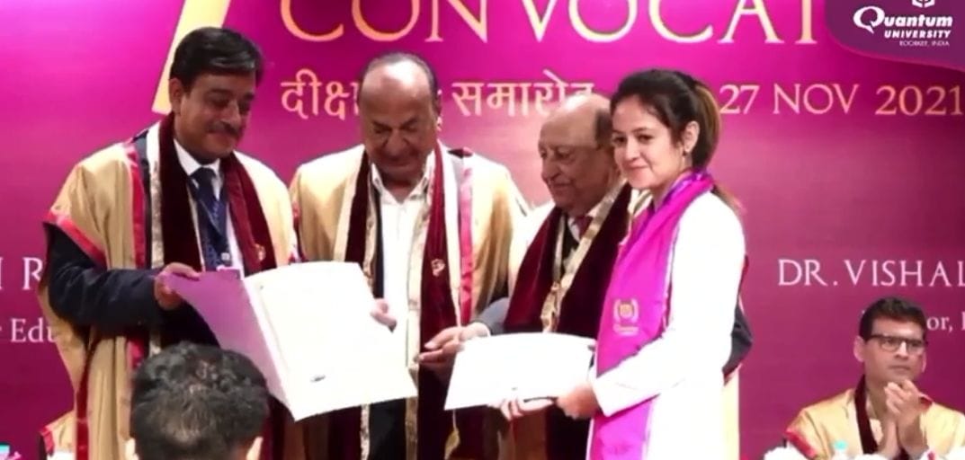 624 students got diplomas and degrees