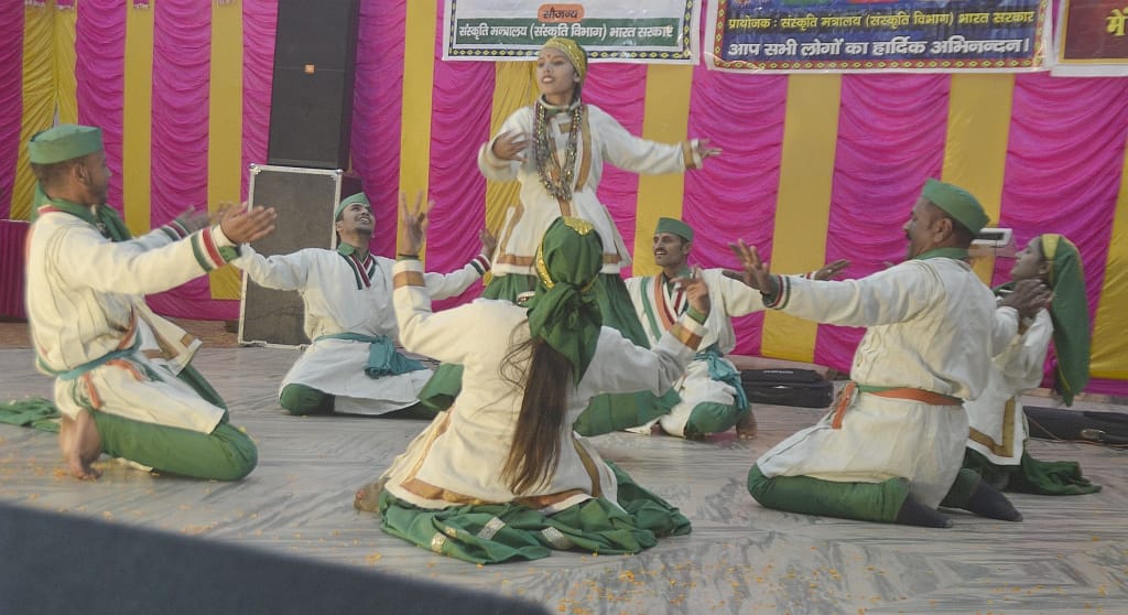 himjanak manch organised  culture programme in jila parisad bhavan nahan