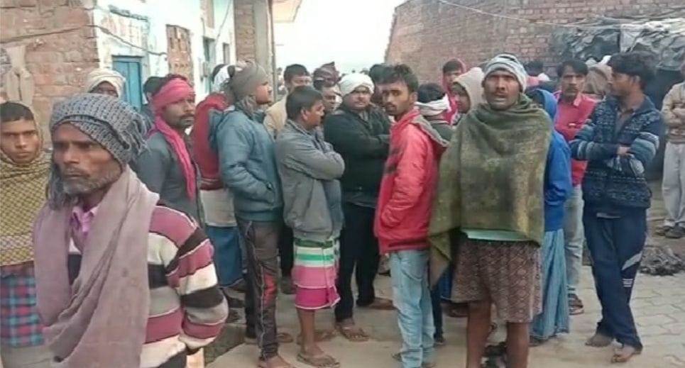 Mangal's killer Rambahori was caught, people jammed demanding compensation and strict action against the accused