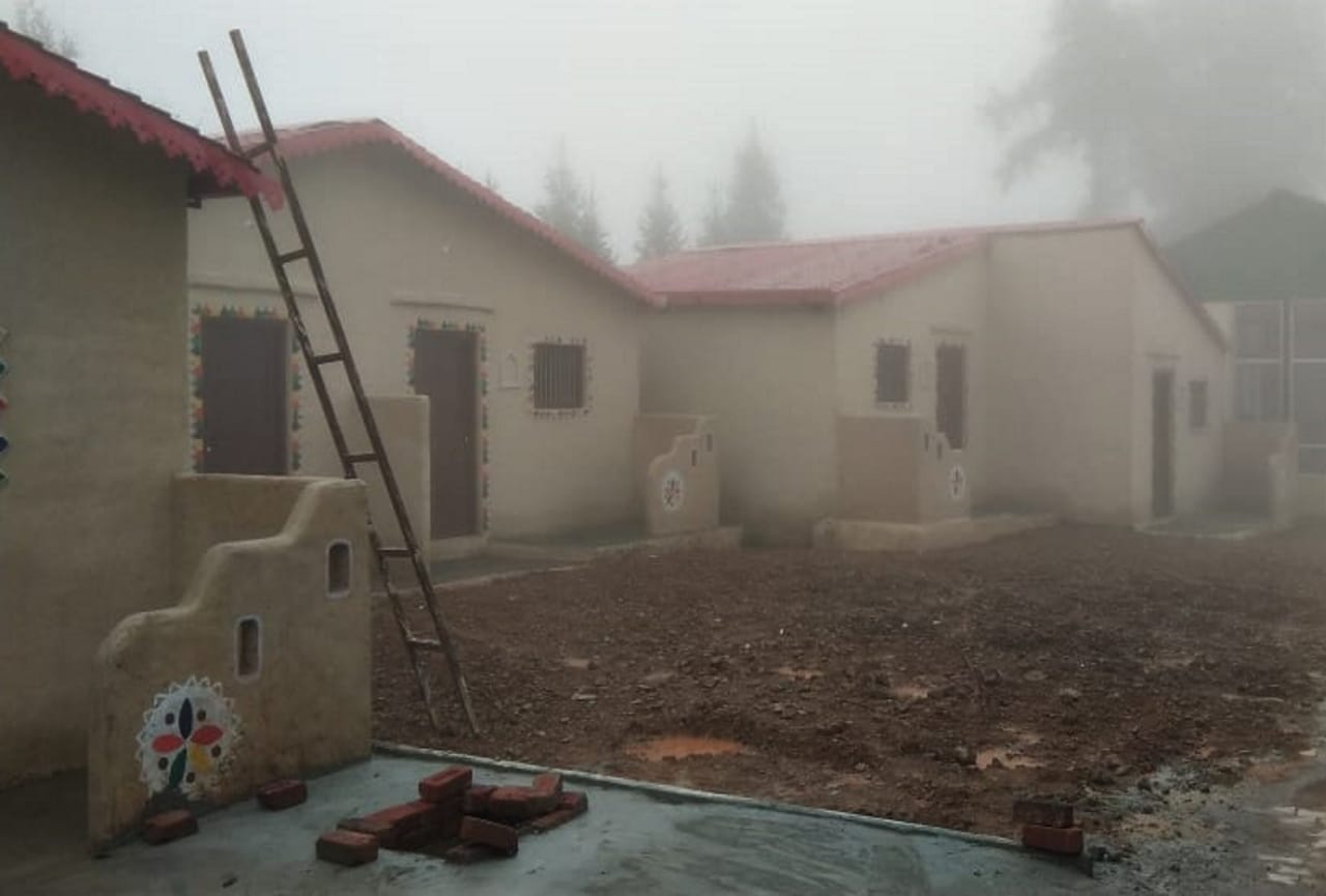 uttarakhand news: if you want to enjoy mountain surroundings spend night in a mud house at tehri, see photos