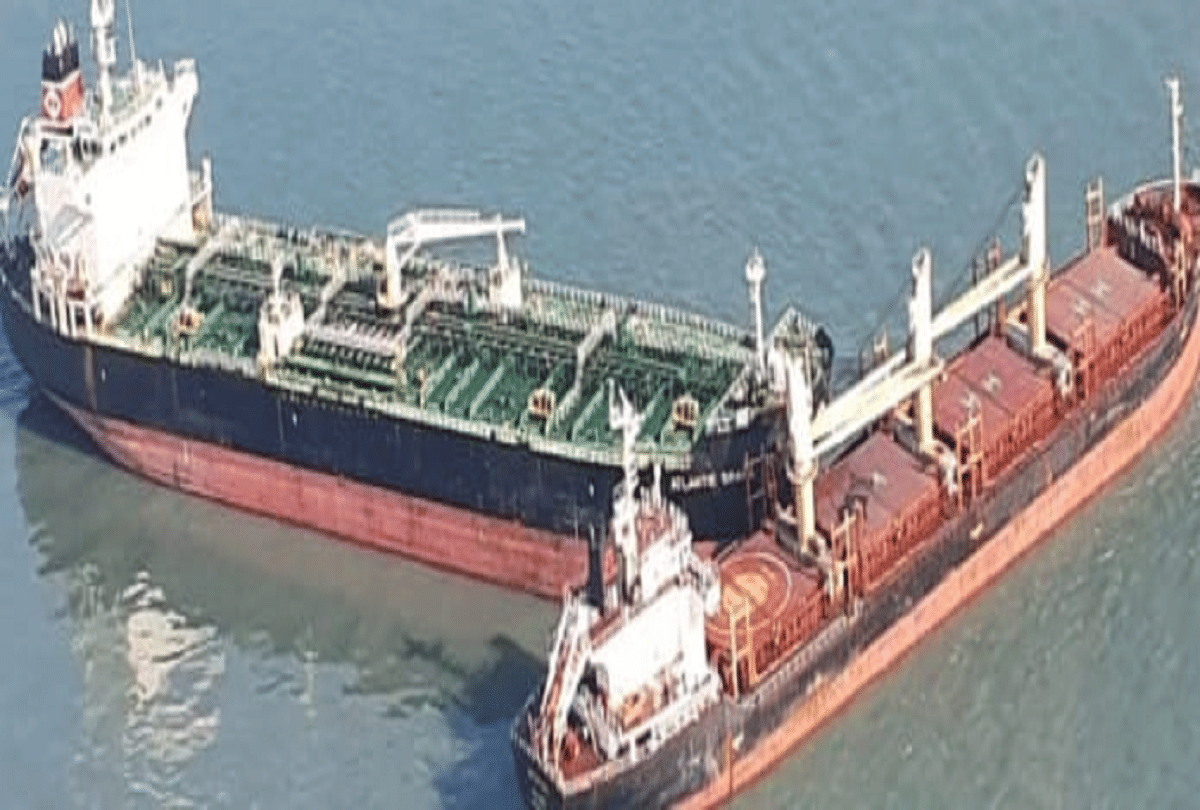 A collision between MVs Aviator & Atlantic Grace in Gulf of Kutch PRO Defence Gujarat