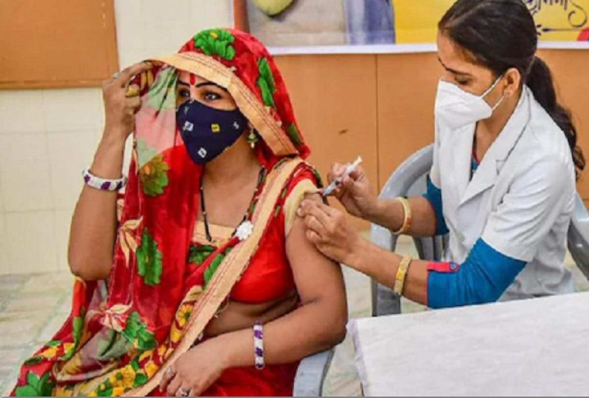 One year of corona vaccination completed in Delhi