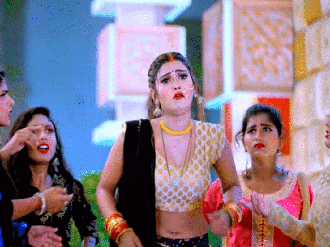 Bhojpuri: Shilpi Raj's new song 'Tawa Pa Roti' released, Akanksha Dubey's dances set fire