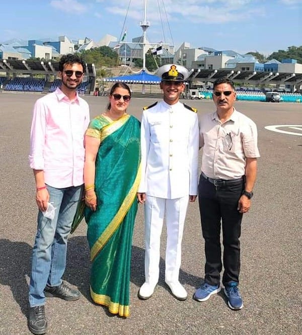 rohru bhatadi piyush became sub lieutenant in navy