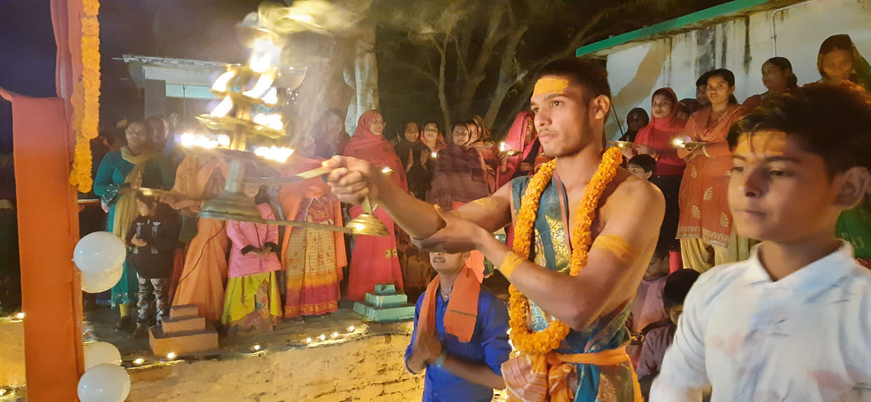 Larodonvar Ancient Shiva Temple Grand Deepotsav Maha Aarti