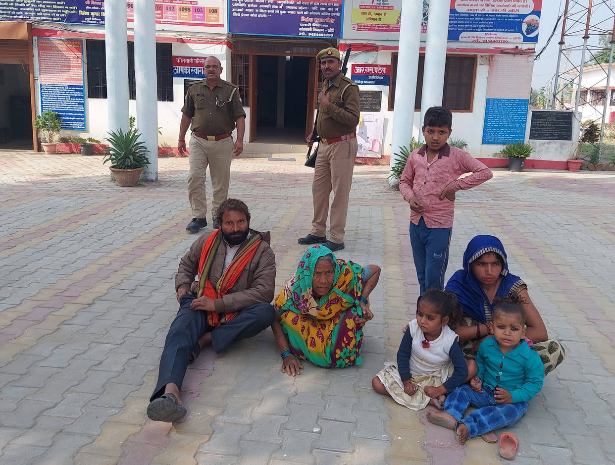 The family sitting on dharna in the police station due to lack of action