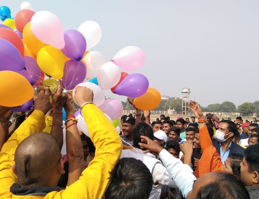 fathepur news,Four children scorched by hydrogen balloon explosion