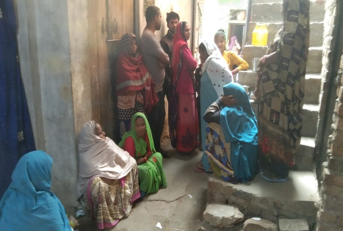 Devrani And Jithani Commits Suicide Eat Poison Firozabad News
