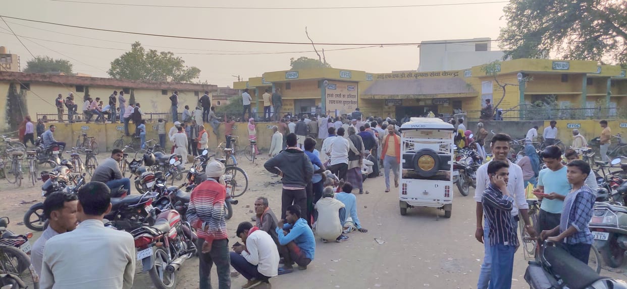 Farmers jammed for fertilizer