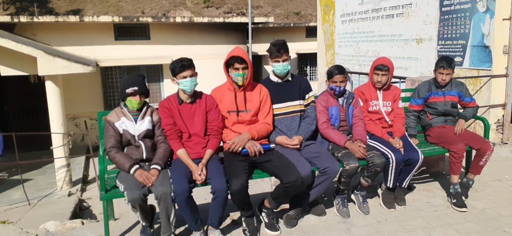 Uttarakhand News: More than four dozen children of Jawahar Navodaya Vidyalaya purola suffering from viral fever