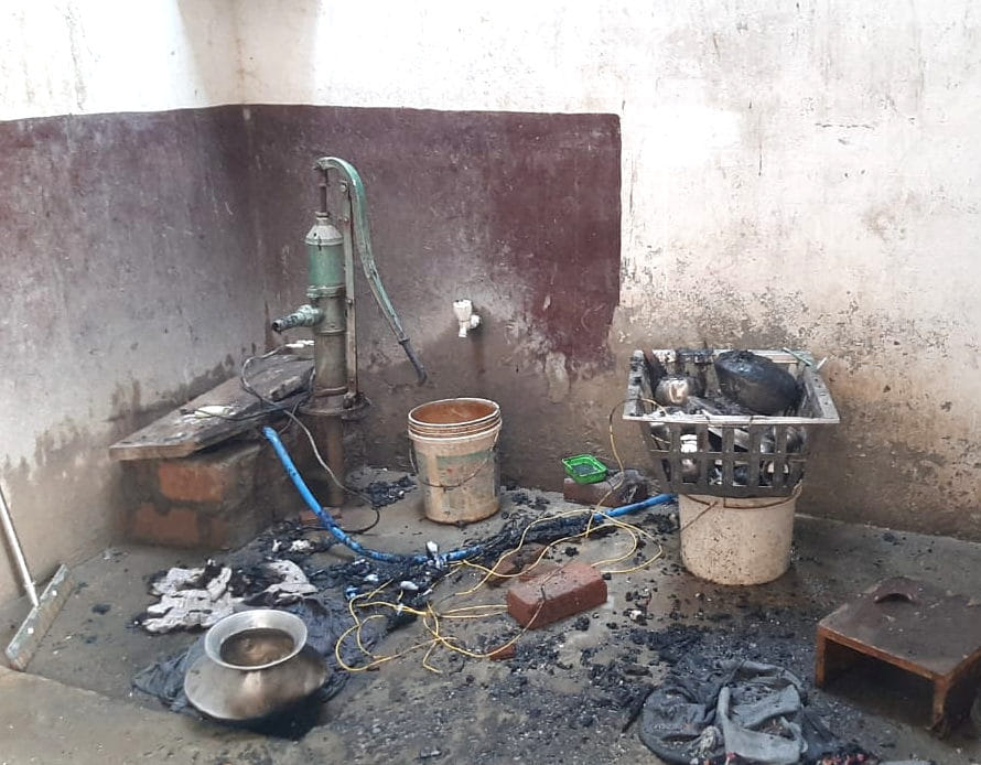 Current came from the line due to high tension, three scorched