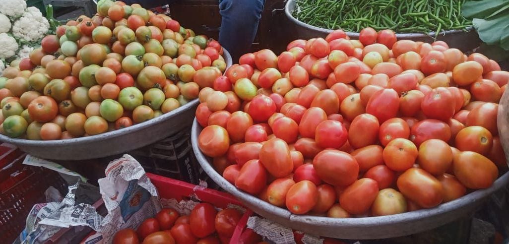 Inflation hit vegetables, tomatoes turned red
