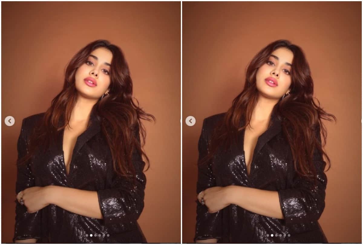 Janhvi Kapoor latest hot and gorgeous photos on instagram in black dress left fans jaw dropped