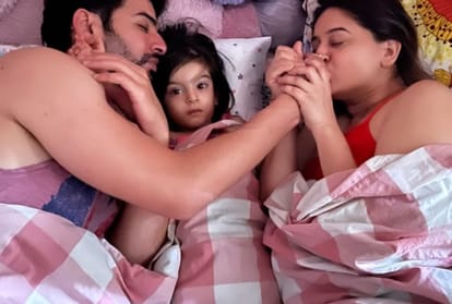 Social media Jay Bhanushali shared bedroom photo actor was seen sleeping with wife Mahi and daughter Tara