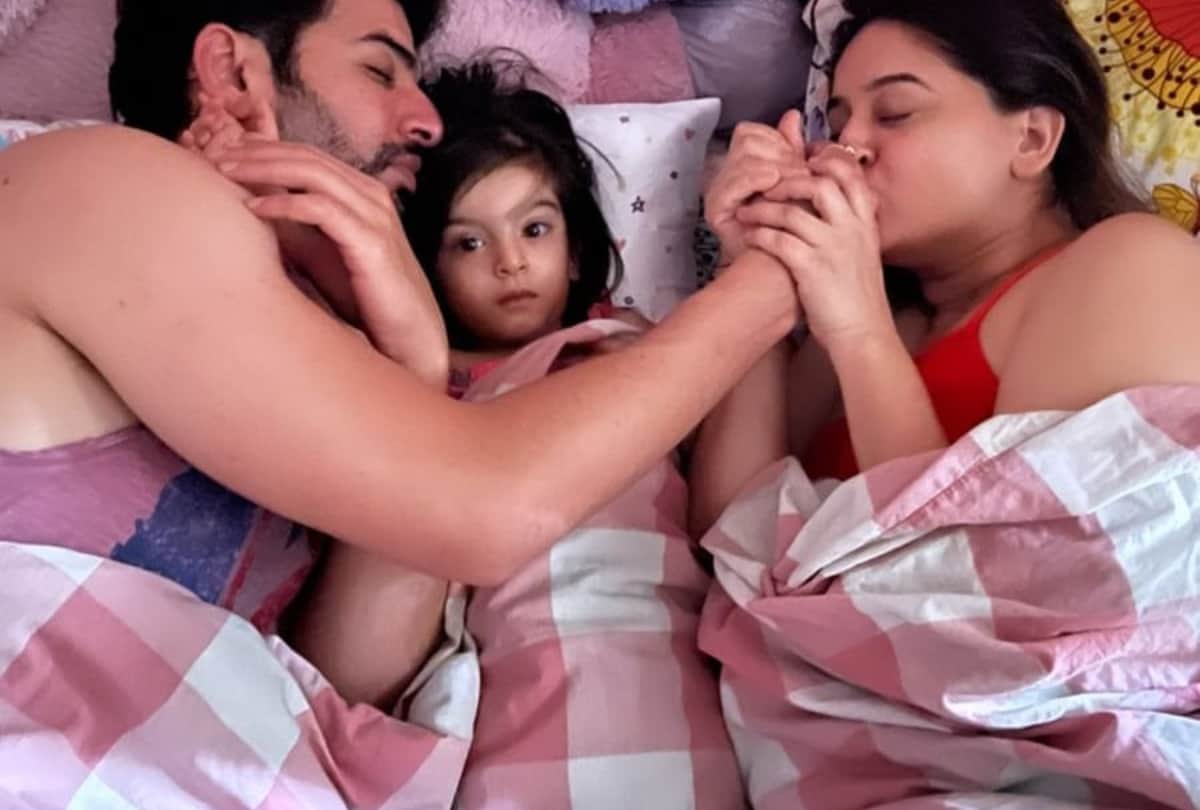 jay bhanushali shares beautiful video of daughter tara she sing a song for father