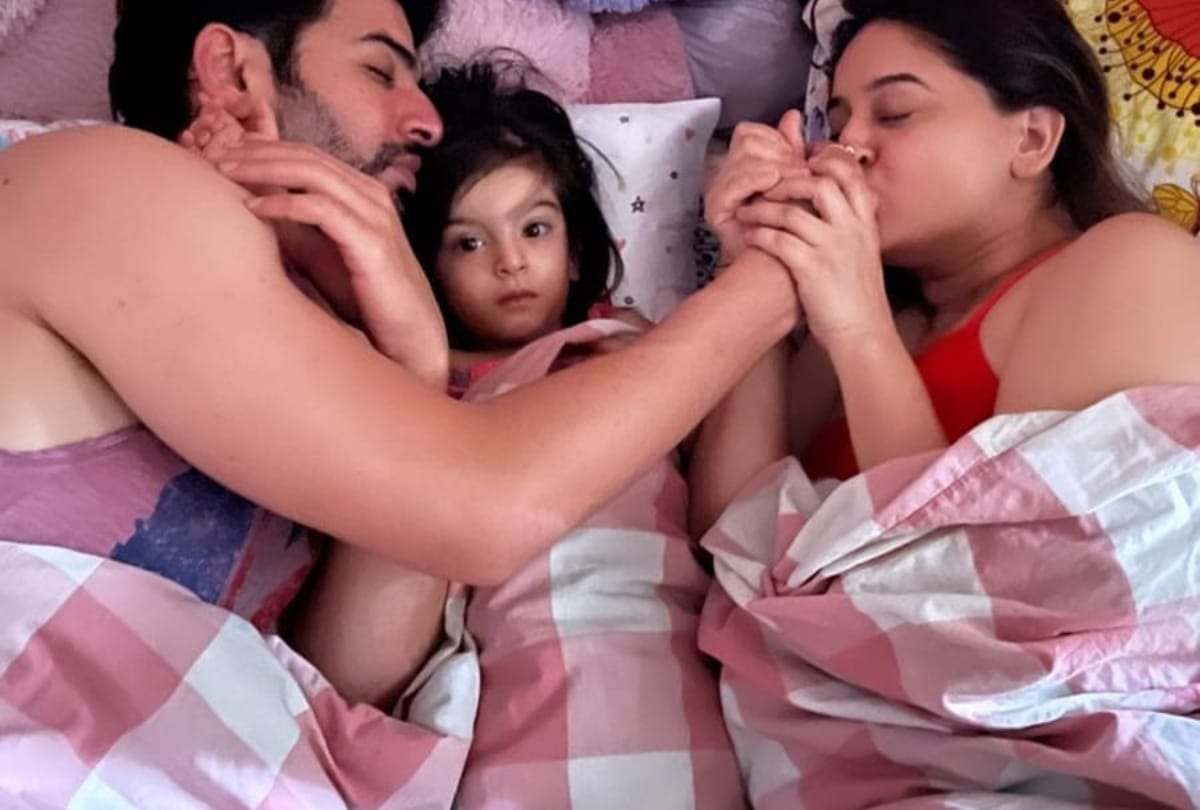 jay bhanushali shares beautiful video of daughter tara she sing a song for father