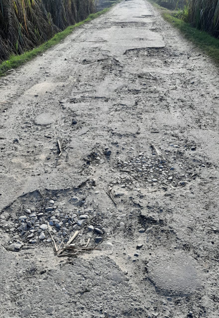 Fulat-Chandsina road is in bad shape, accidents are happening every day