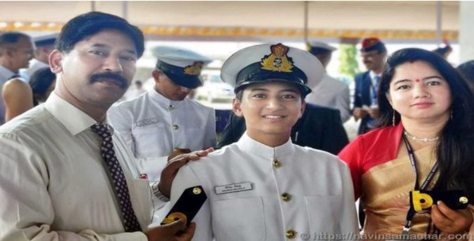 Nainika Nainika became a sub lieutenant in the Navy