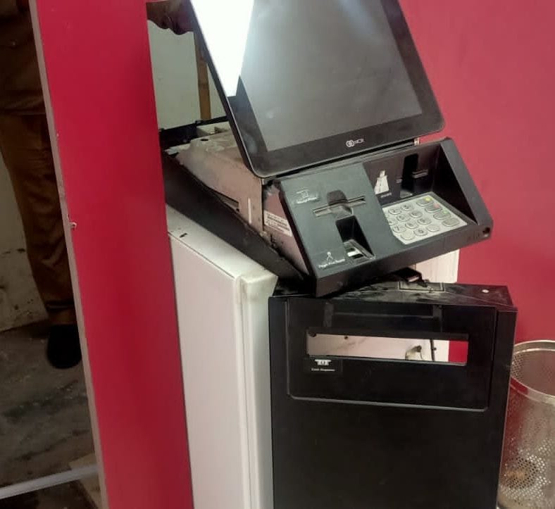 Attempt to steal cash by breaking ATM