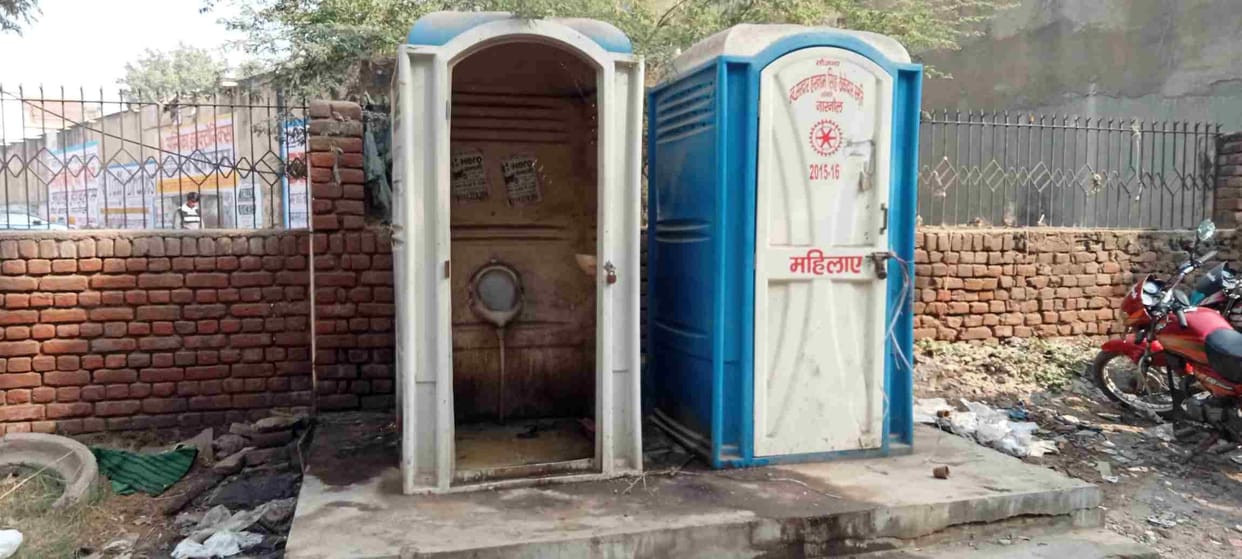 Public toilets of the city deteriorated due to lack of maintenance