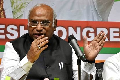 Kharge writes to PM expressing concern over 'politicisation' of bureaucracy, seeks withdrawal of orders