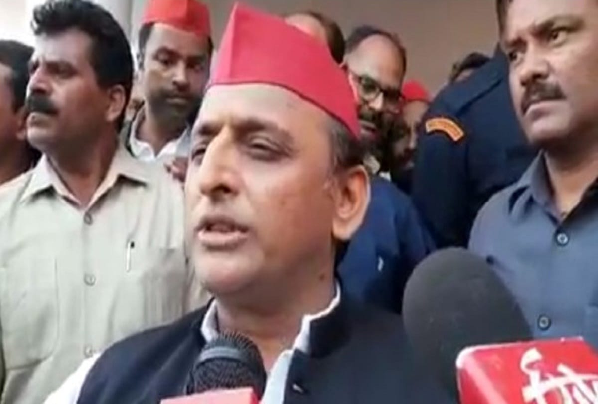Akhilesh Yadav : Baba government is going to have paper leakage in UP, the unemployed are being deceived