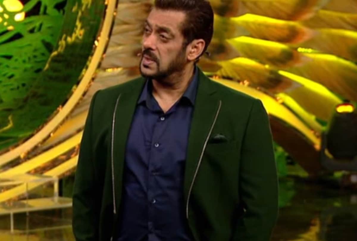 Bigg Boss 15 Salman Khan angry after seeing Karan Kundrra insecure for Tejasswi Prakash and he said you will spoil life