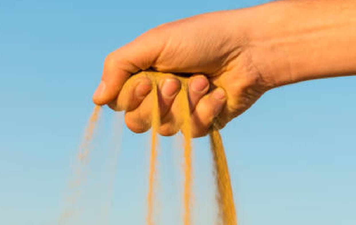 80-year-old woman of varanasi eats 500 grams of sand everyday