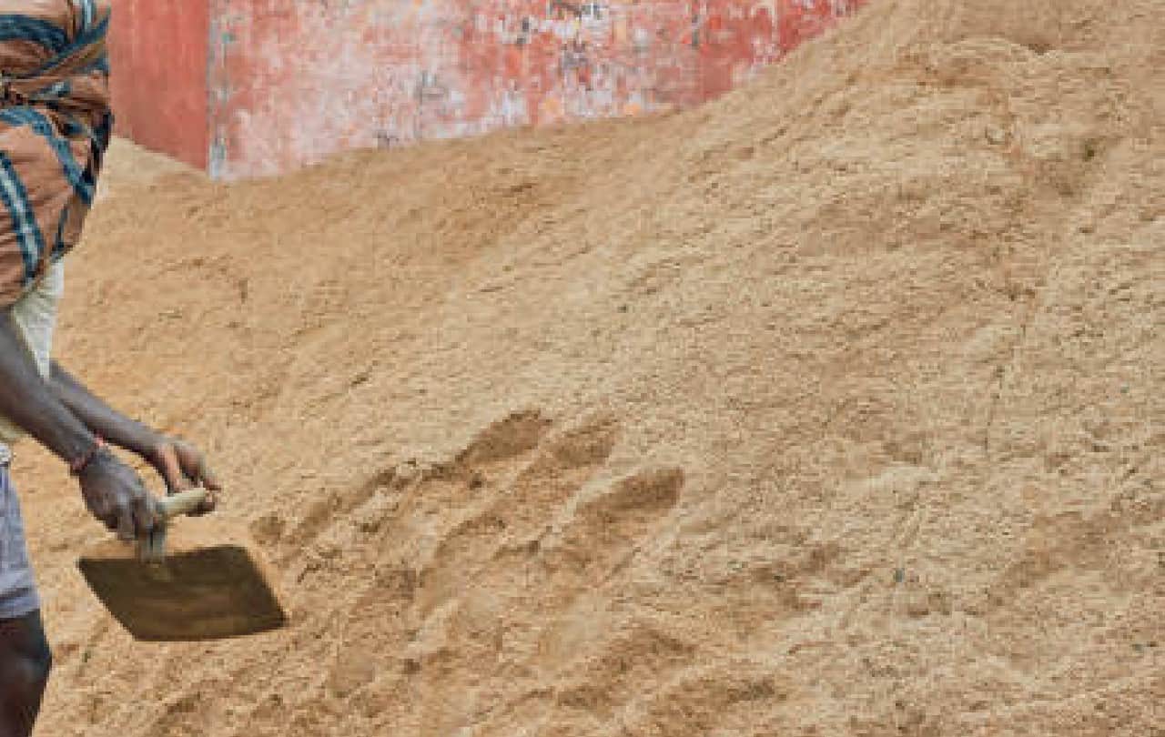 80-year-old woman of varanasi eats 500 grams of sand everyday