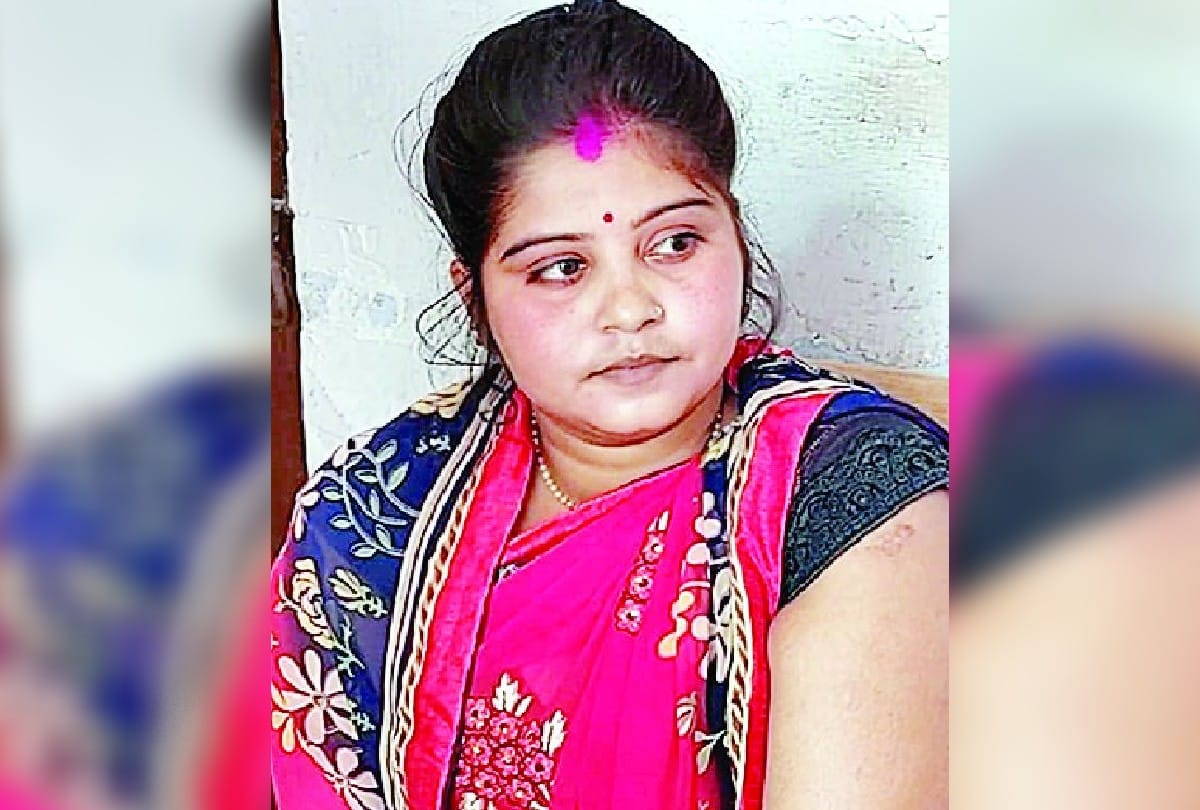Auto Gang Looted With Woman Money And Jewelry