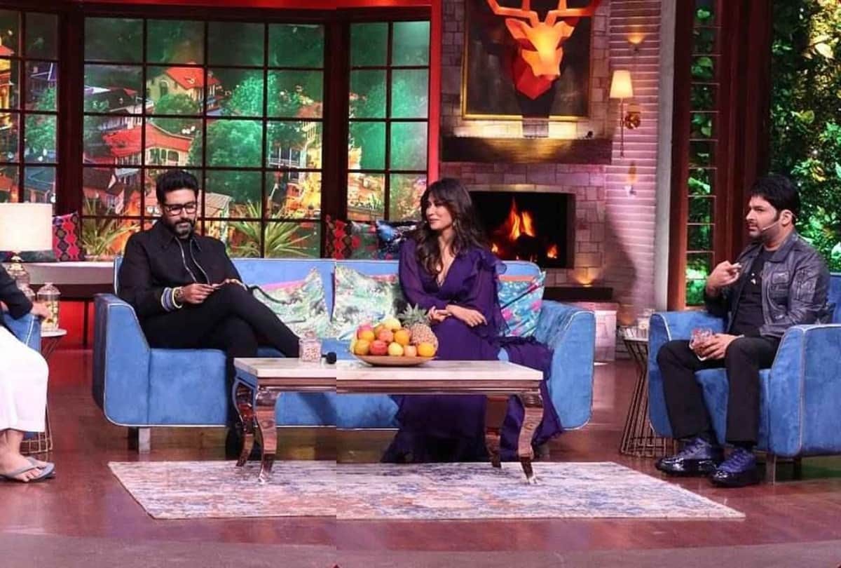 The Kapil Sharma Show Abhishek Bachchan touched the feet of Kapil Sharma mother and people praised him and said These are Bachchan family rites