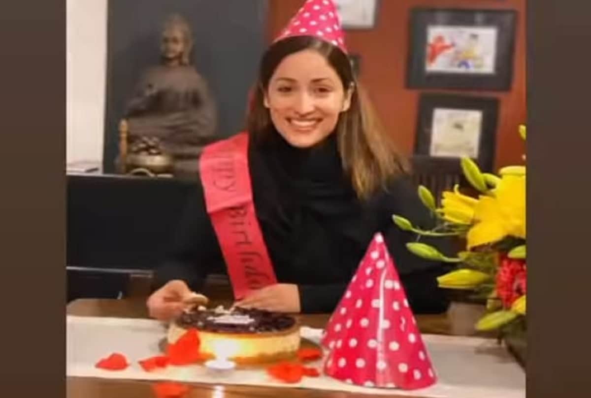 Yami Gautam celebrates her first birthday after marriage see adorable pics