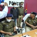 Prayagraj News :  फाफामऊ हत्याकांड के आरोप में पकड़ा गया कथित हत्यारोपी।