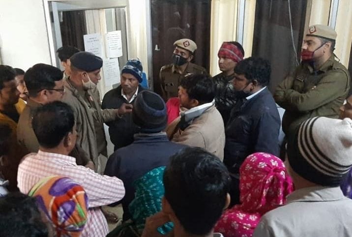 Village secretary's wife commits suicide, family members allege murder, create ruckus in hospital