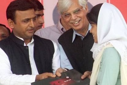 agenda of BJP, SP, BSP and Congress set for UP Election 2022; Read which party did what planning for the youth?