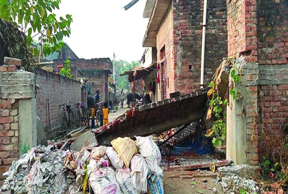 Kaushambi: Case of robbery registered against those who demolished scientist's house