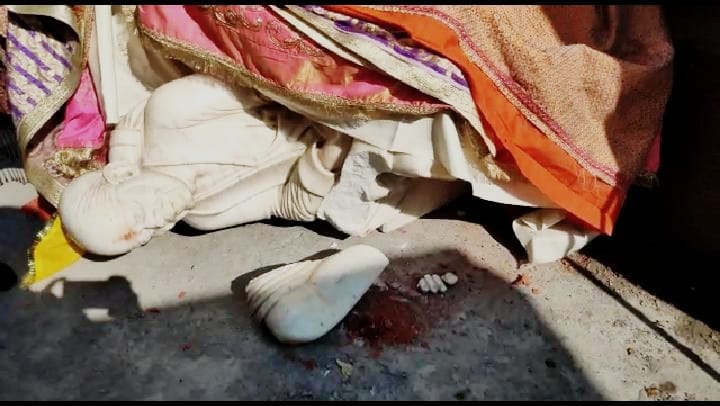 some people breaking the statu of sai bab in viswakarma temple ponta sahiba