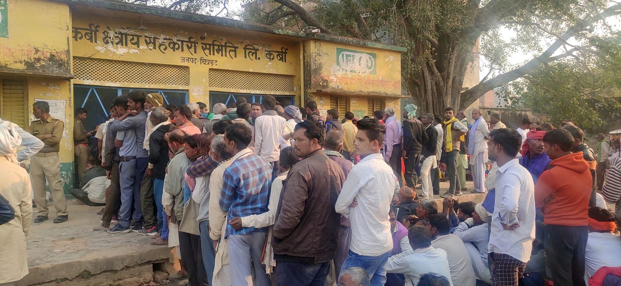 Farmers camp on cooperatives for fertilizer
