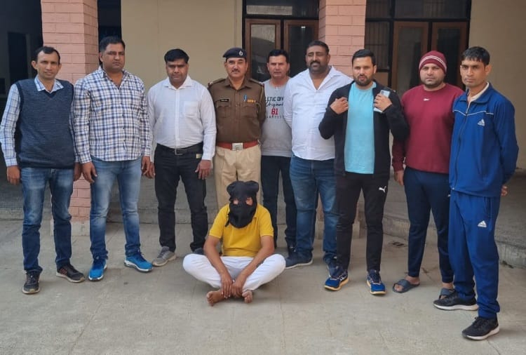 An accused has been arrested in connection with demanding extortion from car showroom owner