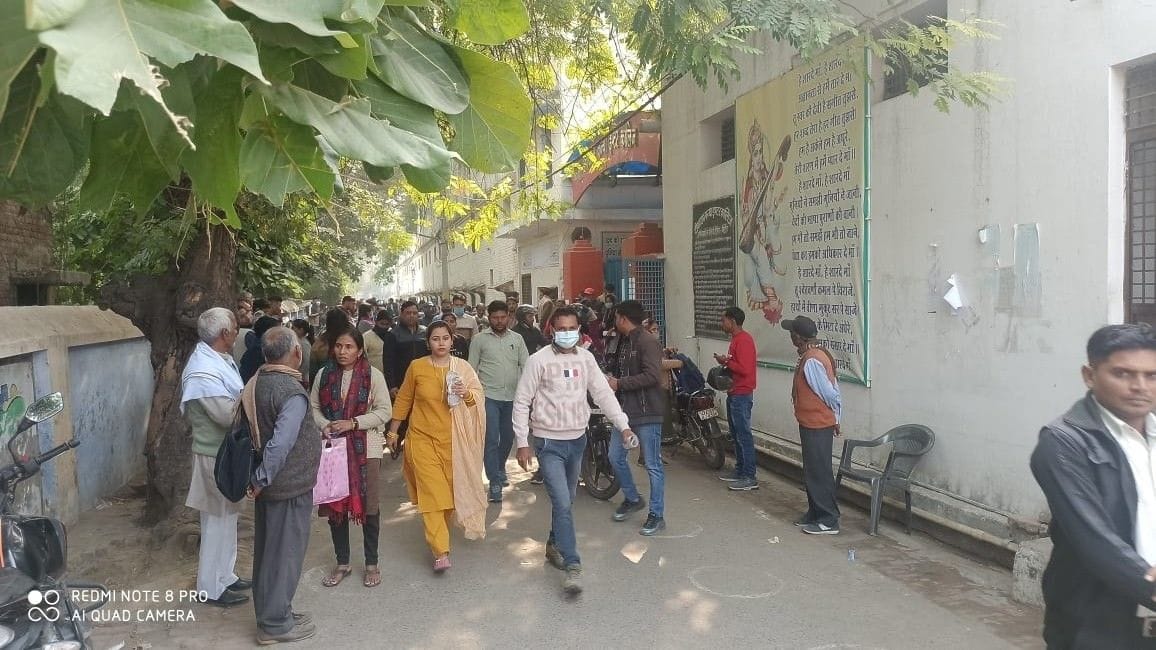 Aligarh: TET: There was chaos at the centers, tears came out of the examinees