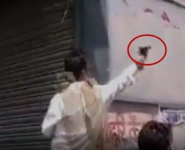 Aligarh: Bike riders went while firing in Jaiganj, chaos