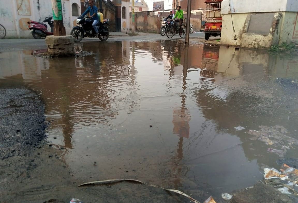 There is no cleaning, waterlogging without rain due to choking of drains