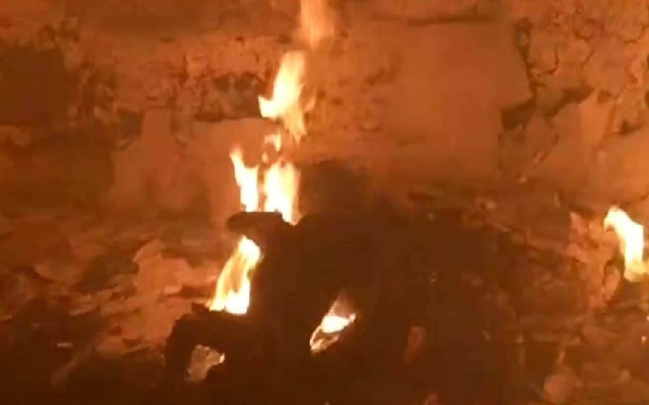 Daughters kept burning alive inside, helpless relatives kept screaming outside after a house got on Fire