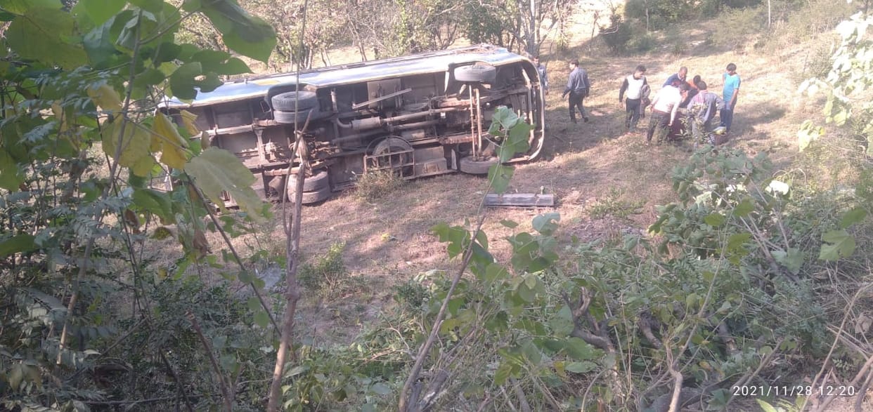 Bus rolls down off road in Jeevin in Hamirpur