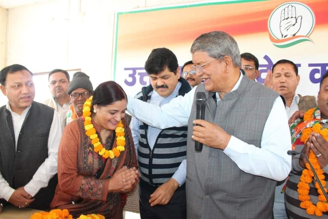 Shobha Joshi Joins Congress
