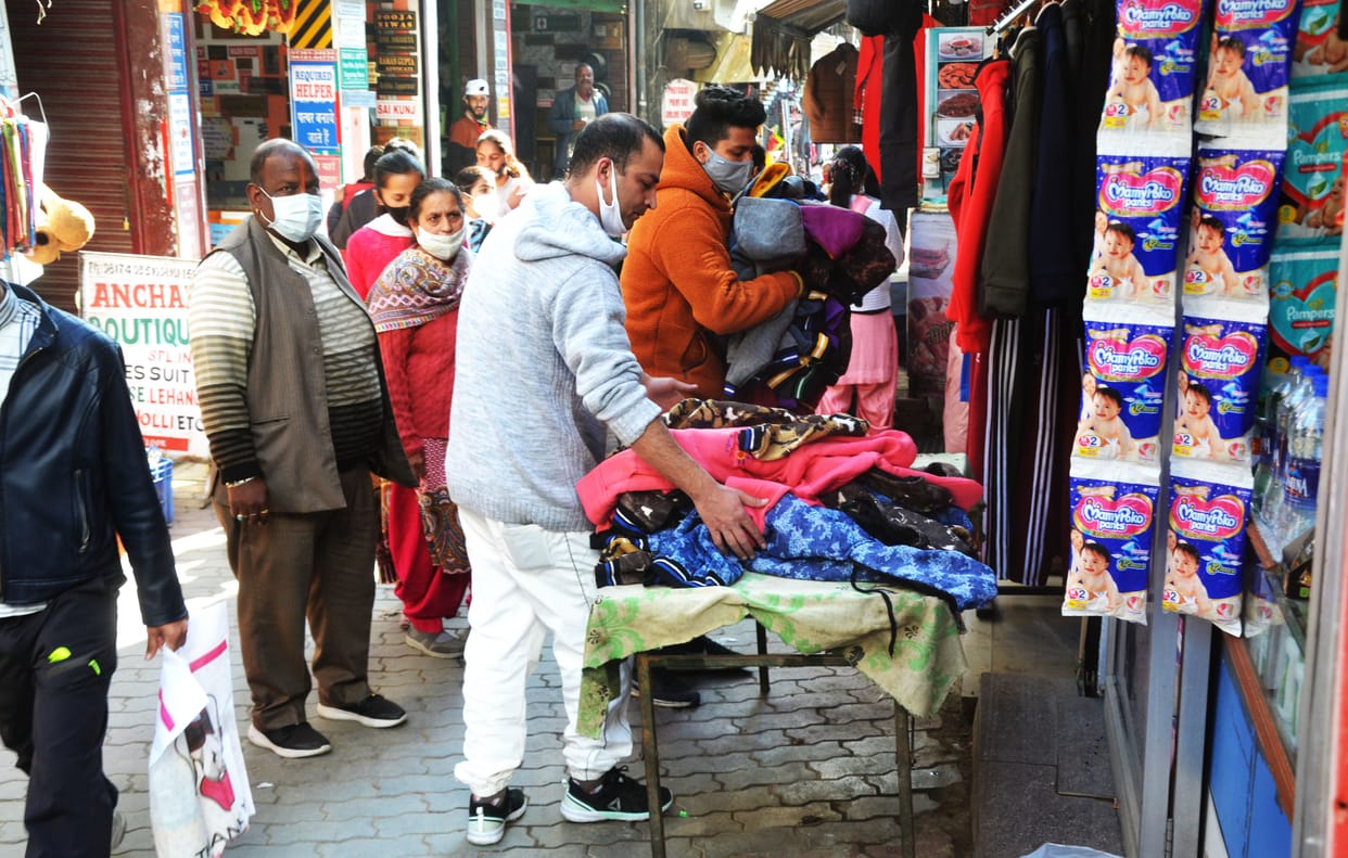 Solan MC removes encroachments in front of a house and market places