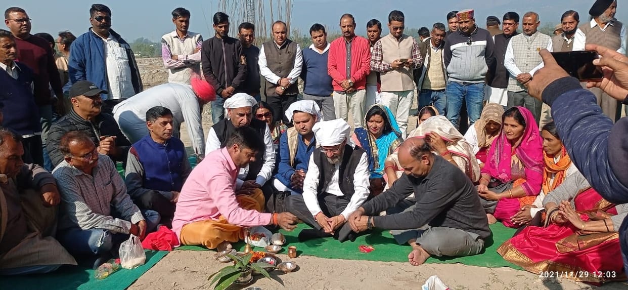 fourteen panchyats of sirmaur attached with utrakhand throw uawghat bridge in ponta sahib