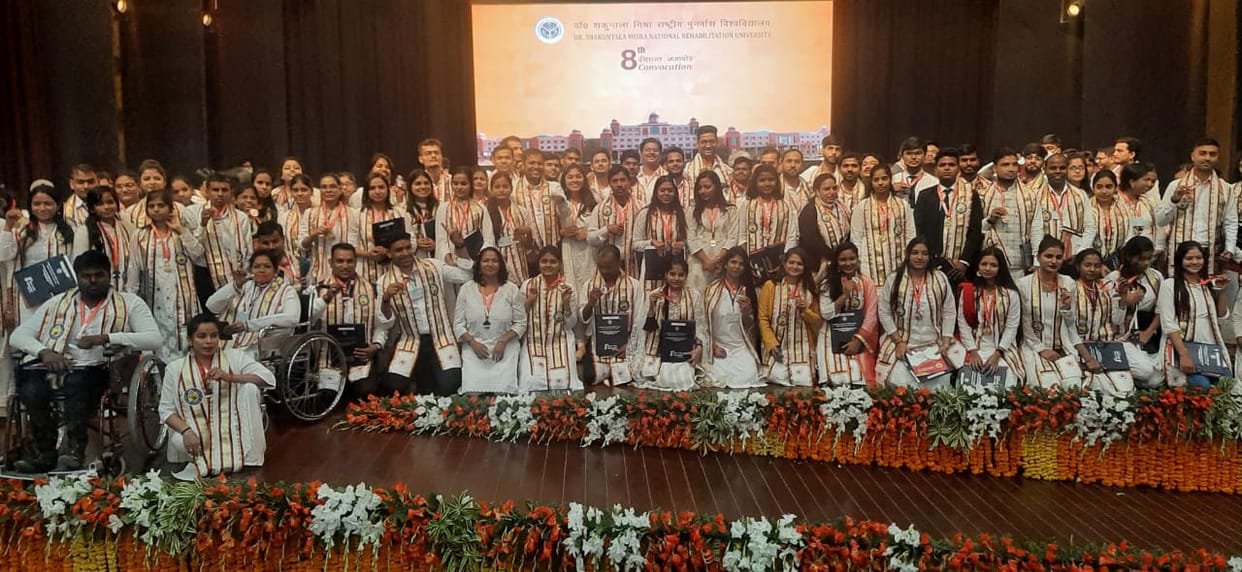 8th Convocation of Shakuntala Mishra University: Governor Anandiben Patel gave 145 medals to 115 students