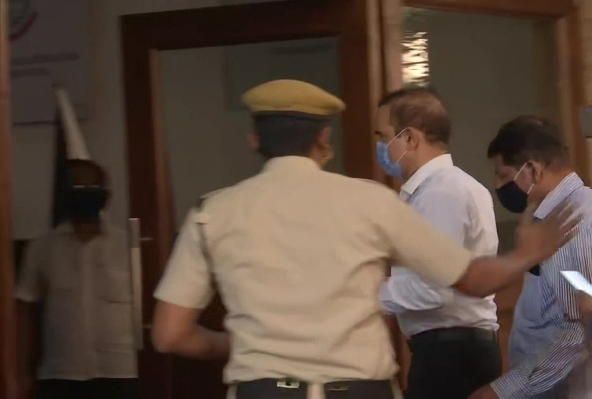  Param Bir Singh Interim protection from arresting will continue, Supreme Court orders to Maharashtra Police and cbi